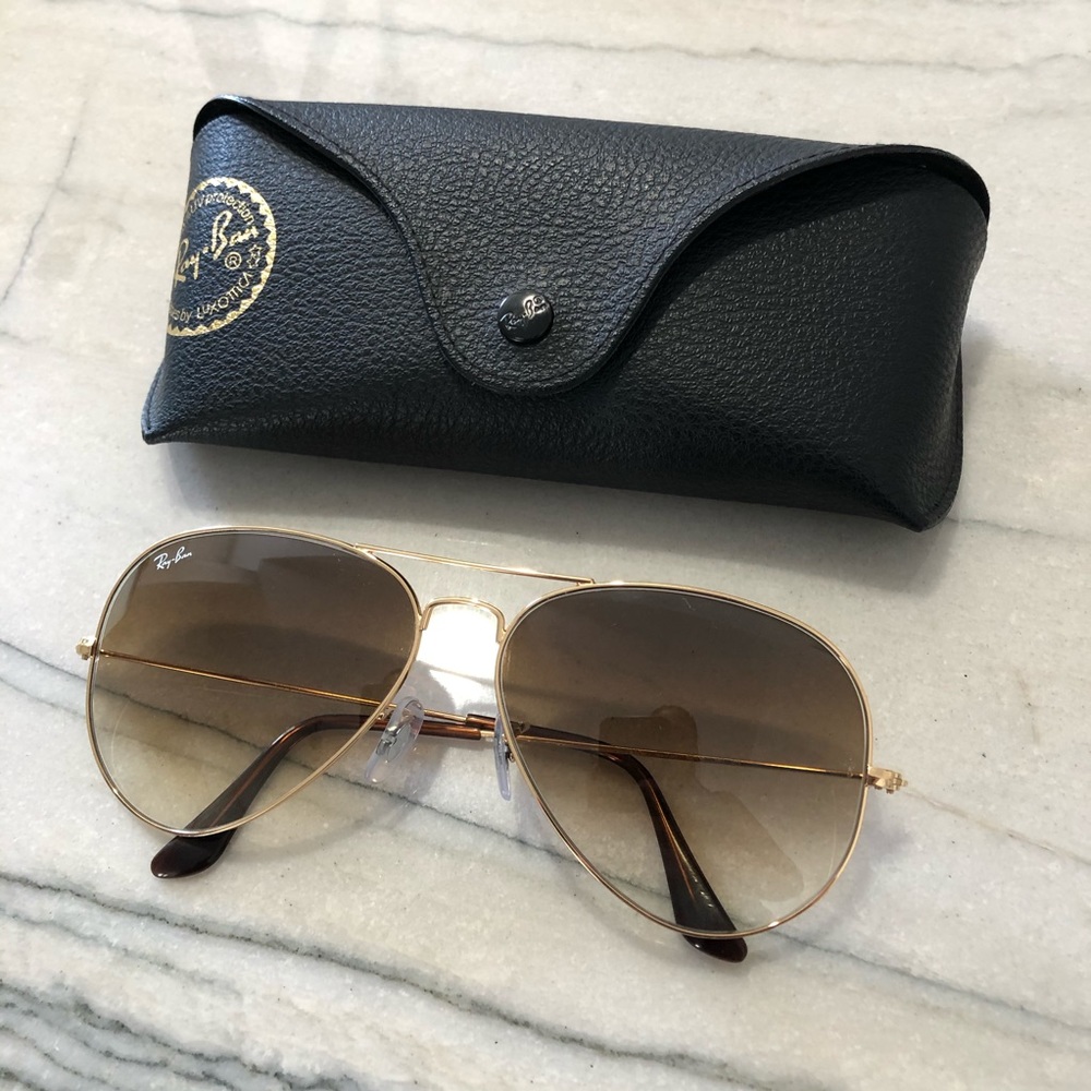 SOLD!!! AVIATOR GRADIENT RAY-BAN